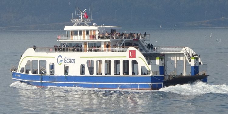 Gökçeada ve Bozcaada, feribot seferleri iptal edildi!