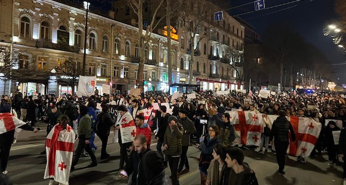 Gürcistan’da protestolar sonuç verdi, iktidar ‘yabancı ajan’ yasasını geri çekecek