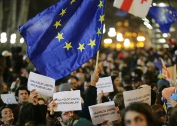 Gürcistan'da protestolara yol açan 'yabancı ajan' yasa tasarısı geri çekildi