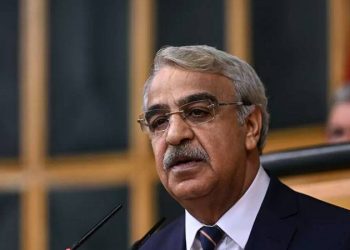 HDP Eş Genel Başkanı Mithat Sancar, HDP'ye açılan kapatma davasıyla ilgili kararın seçim sonrasına bırakılması için yeniden başvuru yapacaklarını söyledi.