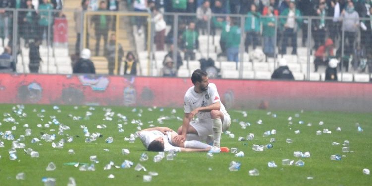 HDP: Örgütlü linç ve faşizme karşı Amedspor'un yanındayız