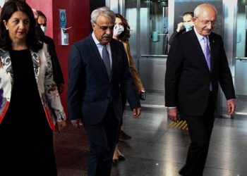 HDP’li yetkili, Millet İttifakı’nın cumhurbaşkanı adayı CHP Genel Başkanı Kemal Kılıçdaroğlu’nun ziyaretinin ertelenmesine ilişkin olarak “Talep bizden gitti” açıklamasını yaptı.