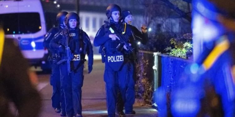 Hamburg'da Yehova Şahitleri'ne ait kiliseye silahlı saldırı: 7 ölü