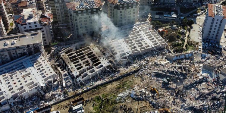 Hatay’da deprem sonrası öldüren ihmal iddiaları