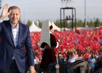 Her mitinginde söylüyordu: AKP ve Erdoğan'a ‘Beraber Yürüdük Biz Bu Yollarda’ cezası