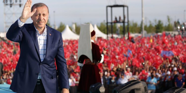 Her mitinginde söylüyordu: AKP ve Erdoğan'a ‘Beraber Yürüdük Biz Bu Yollarda’ cezası