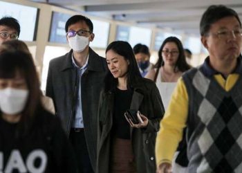 Hong Kong'da maske zorunluluğu 945 gün sonra kaldırıldı