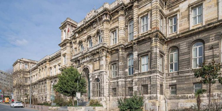 İTÜ Mimarlık Fakültesi akademisyenleri OHAL kararnamesi karşı ortak bildirge yayınladı; Bölümün web sitesine erişim engeli geldi