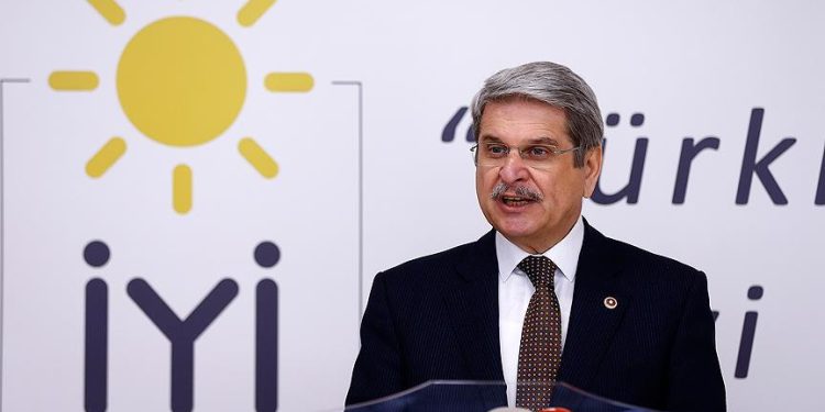 İYİ Parti İzmir Milkletvekili Aytun Çıray, partisinin masaya dönebileceğine dair tartışmalar devam ederken ‘şartların yeniden doğacağına’ yönelik mesajıyla güne başladı.