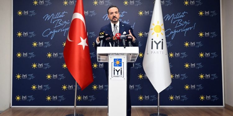 İYİ Partili Kürşad Zorlu'dan Cumhur İttifakı'na eleştiri: Artık yepyeni bir Altılı Masa var