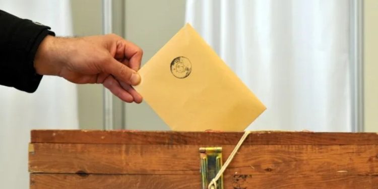 İYİ Parti'li Öztürk duyurdu: YSK deprem bölgesi için seçim raporunu verdi