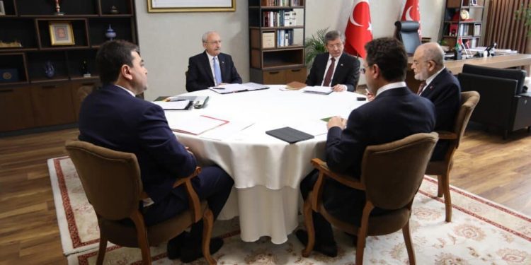 İYİ Parti Kurumsal İlişkiler Başkanı Cihan Paçacı, “Masadan kalkmadık, kaldırıldık” dedi.