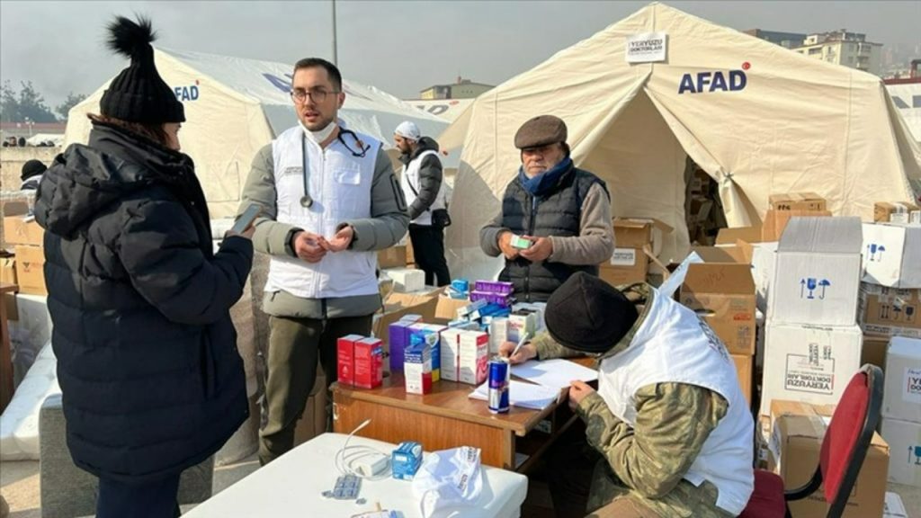 İYİ Parti'nin deprem bölgesindeki sağlıkçılara ilişkin önergesi reddedildi