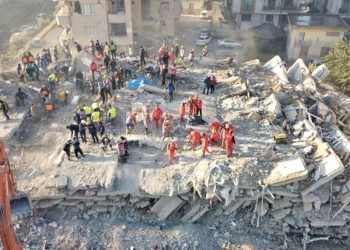 İddia: AFAD'ın kontrolündeki vinçler için depremzedelerden para istendi