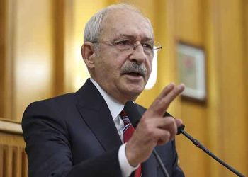 Gazeteci Serpil Yılmaz'ın Altılı Masa'nın kurulma aşamasında İyi Parti ile görüştüğüne yönelik sözlerine dikkati çeken Kısadalga yazarı Ayşe Yıldırım, "Yazdığı yazıyı da anımsatıyordu Yılmaz: 'Kiminle görüştüğünü, katını, dairesini, odasını, kimler… hepsini biliyorum. Aksini iddia edebilecek birisi varsa da şahidi var.'