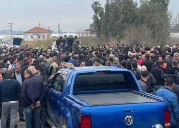 İhracat kısıtlamasına tepki: Domates üreticileri eylem yaptı