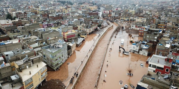 İklim uzmanından korkutan yorum: Sel felaketleri daha da şiddetlenecek