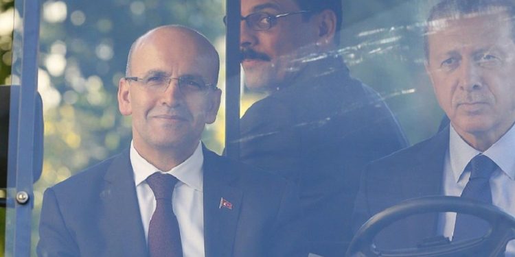 'İktidar içinden gelen bilgilere göre Mehmet Şimşek sonunda ikna edilmiş'