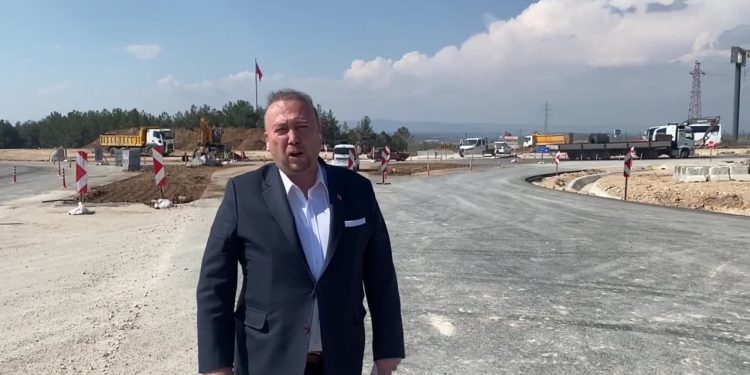 İktidara 'Uşak Çevre Yolu' çağrısı: 'Seçim sevdasından vazgeçin, bu köprüyü yaptıktan sonra bu yolu açın'