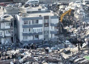 İktidara yakın şirketin deprem anketi: Yüzde 64.7'ye göre zamanında müdahale edilmedi