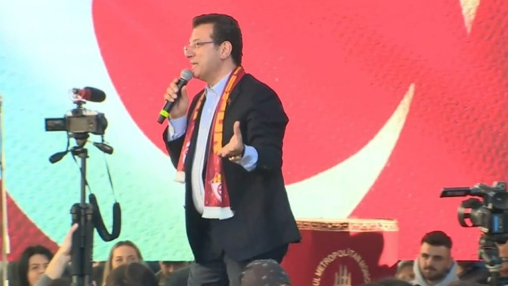 İmamoğlu: 'Bu ülkede görevini iyi yapmayan insanların değişmesi lazım'