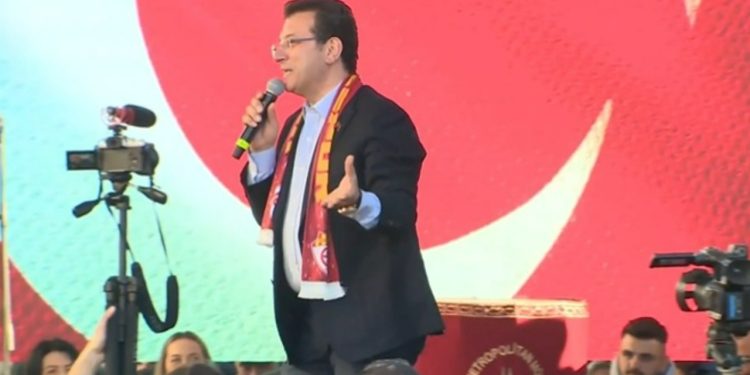 İmamoğlu: 'Bu ülkede görevini iyi yapmayan insanların değişmesi lazım'