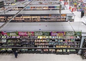 İngiltere'de enflasyon şubatta beklentiyi aştı