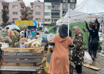 İskenderun'da depo olarak kullanılan spor salonu kaymakamlık tarafından kapatıldı