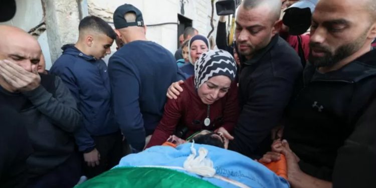 İsrail ordusu, Batı Şeria'da dört Filistinliyi öldürdü