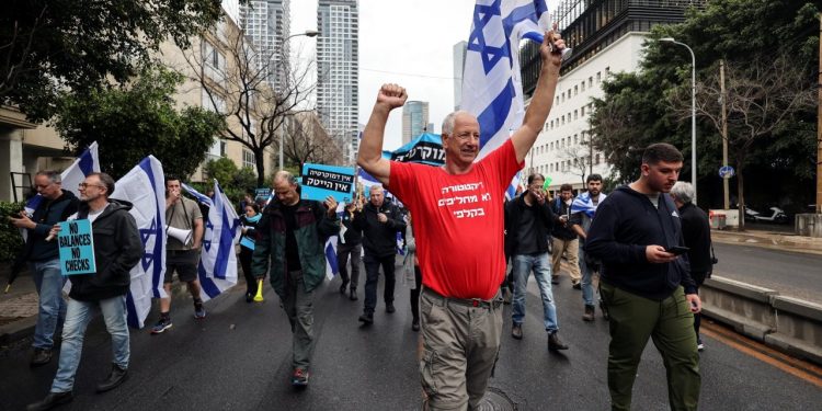 İsrail’de yargıyı zayıflatacak tartışmalı yasa değişikliğine parlamentoda ilk onay