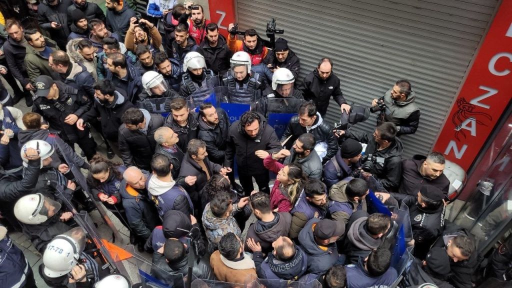 İstanbul'da Halkevleri protestosuna sekiz gözaltı