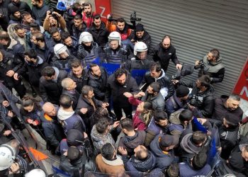 İstanbul'da Halkevleri protestosuna sekiz gözaltı