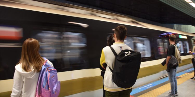 İstanbul’da metro ulaşımına 8 Mart engeli: 14.00’den sonra seferler duracak