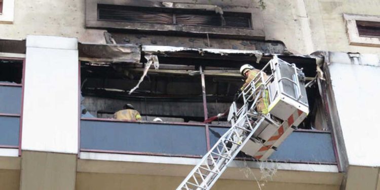 İstanbul'daki hastane yangınında ölü sayısı üçe yükseldi