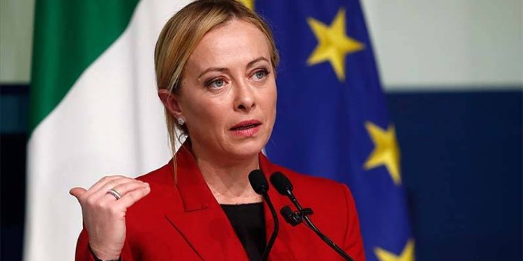 İtalya’da aşırı sağcı hükümetten eşcinsel çiftlerin ebeveynlik haklarına darbe