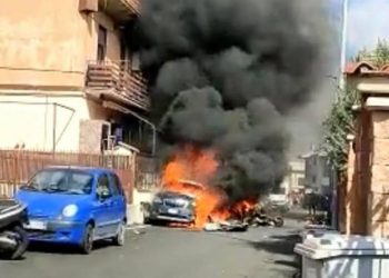 İtalya’da iki askeri eğitim uçağı havada çarpıştı