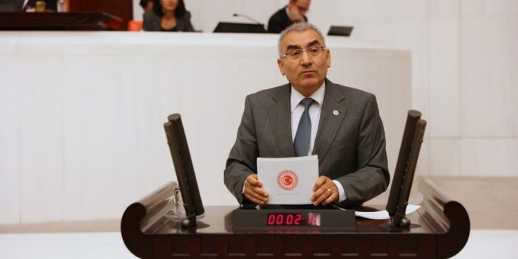 İyi Parti Ankara Milletvekili Altıntaş istifa ettiğini duyurdu