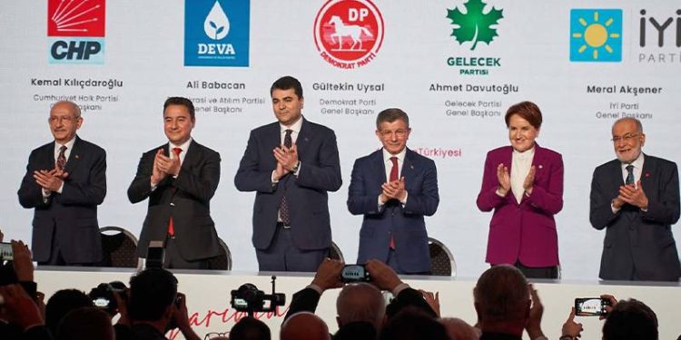 İyi Parti milletvekili Hasan Subaşı, "Orta yerdeki sorunlar aşılamaz değildir. Bugüne kadar çok zorlu bir süreci aşan liderlerin 6'lı masa olarak yoluna devam etmesi, halkın büyük çoğunluğunun dileğidir" görüşünü savundu.