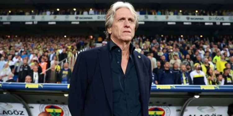 Jorge Jesus'tan Sevilla maçı için sürpriz kararlar!