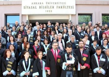 KHK ile ihraç edilen iki akademisyen görevlerine iade edildi