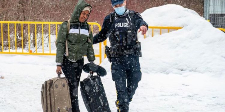 Kanada nüfusu, geçen yıl geçen yıl ilk kez bir milyondan fazla arttı.