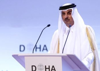 Katar Emiri, Suriye'de depremzedelere yardımın gecikmesine tepki gösterdi