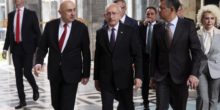 Kemal Kılıçdaroğlu fotoğraf stüdyosuna gitti