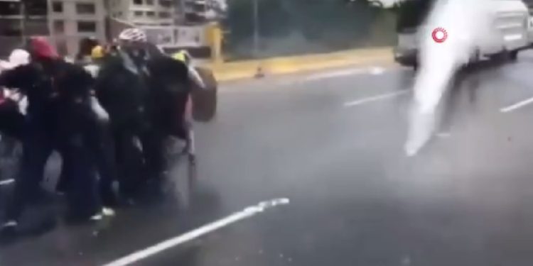 Kenya'da gösteriler büyüyor: Çok sayıda kişi gözaltına alındı!