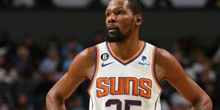 Kevin Durant, Phoenix Suns kariyerine galibiyetle başladı