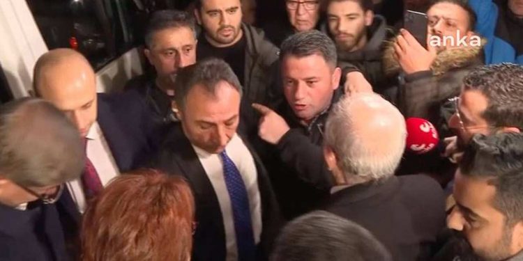 Kılıçdaroğlu, Akşener ve Davutoğlu'nun Urfa'da dinlediği vatandaş: Siz geleceksiniz diye Soylu az önce gelip talimat verdi; buraya kamyonları yığdı