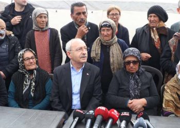 Millet İttifakı'nın cumhurbaşkanı adayı CHP Genel Başkanı Kemal Kılıçdaroğlu, deprem felaketinde mümkün olduğunca kısır siyasetin dışına çıkmaya çalıştıklarını belirterek, “Deprem bölgesinde halen çadır ve konteyner sorunu varsa bizimle tartışacaklarına süratle onları çözsünler. Kısır tartışma bize hiçbir zaman yarar getirmedi” dedi.