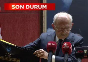 Kılıçdaroğlu KKTC'den döndü: 'Ailelerin hediye ettiği formayı baş ucumda tutacağım'