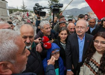 Kılıçdaroğlu Kahramanmaraş'ta depremzedelere seslendi: 'Türkiye'de çok şey değişecek'