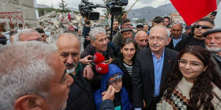 Kılıçdaroğlu Kahramanmaraş'ta depremzedelere seslendi: 'Türkiye'de çok şey değişecek'